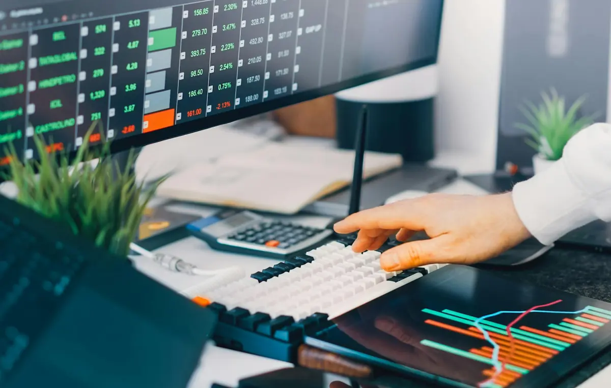 Featured image for Platform Shock Playbook: 7 Fast Marketing Experiments After an Algorithm Change